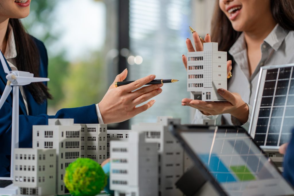 Juros em queda e representação do mercado imobiliário